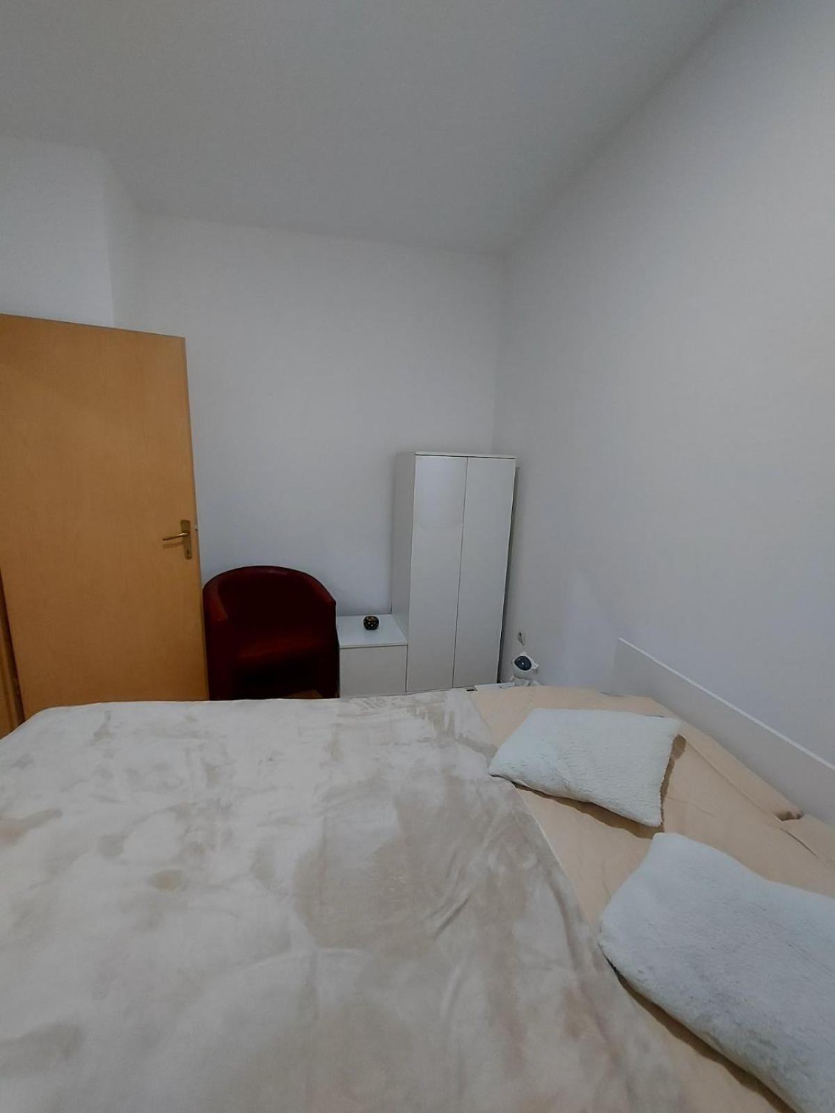 Centar Apartment Aleks Skopje Room photo